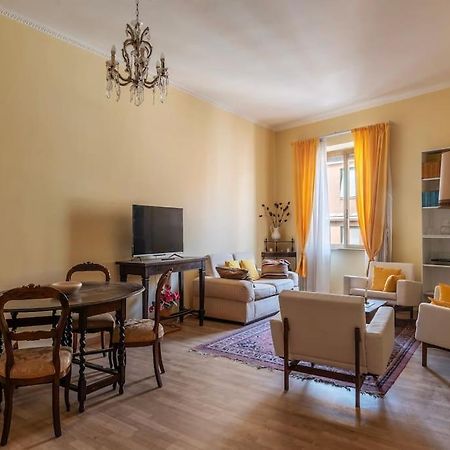 Elegante Appartamento Centrale Róma Kültér fotó